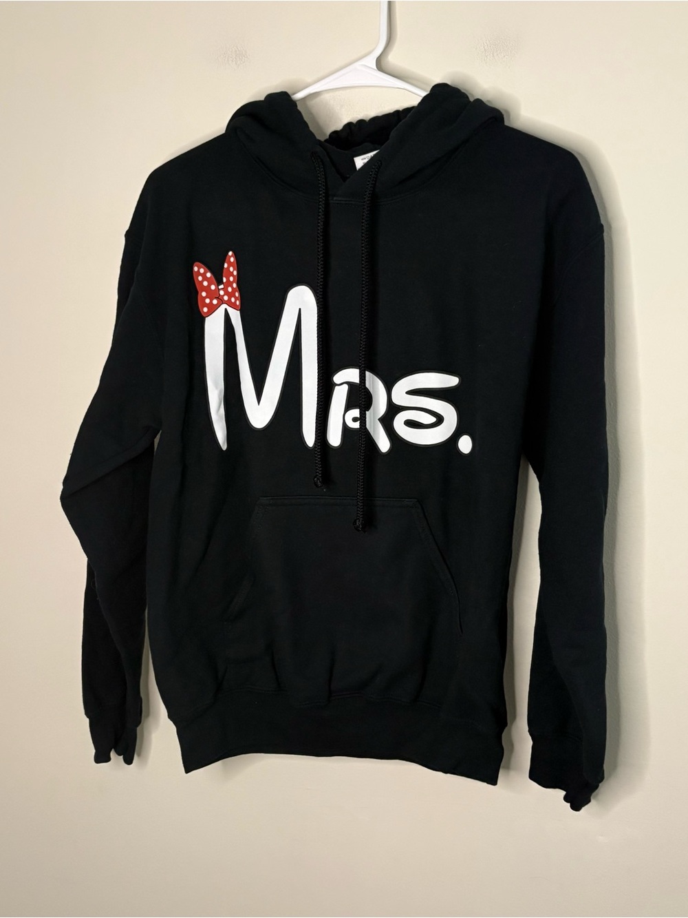 Gildan Disney Fan Black womens small Hooded Sweatshirt Minnie Orlando